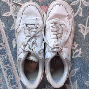 Nike Court Borough Low 2